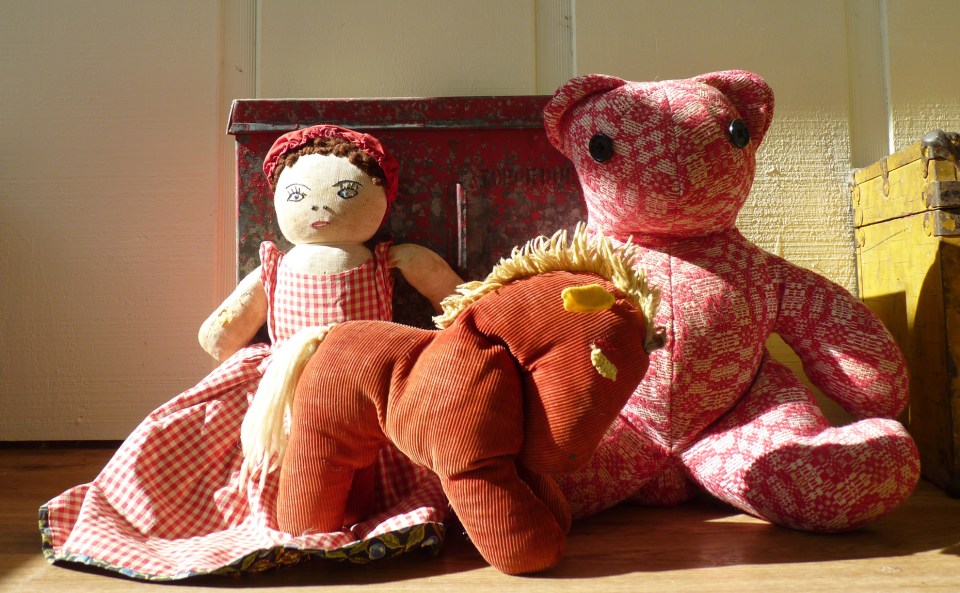 red cloth toys