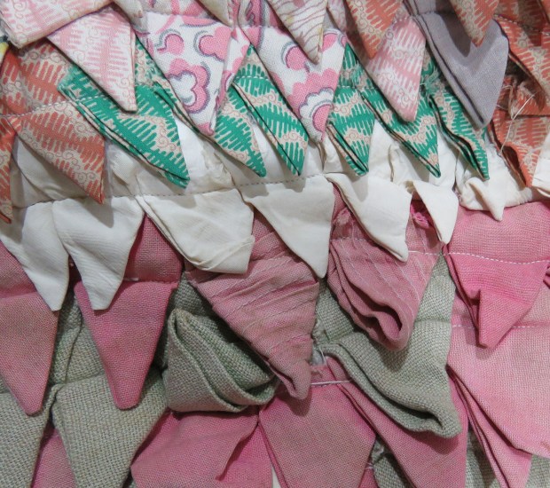 Multiple textures, from coarse to fine.