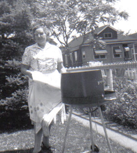 Gram barbecues properly in 1960.