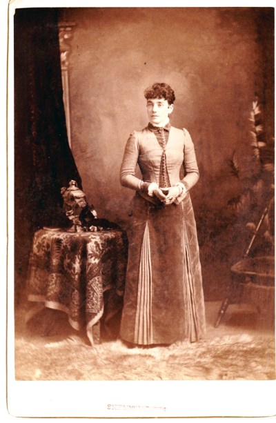 "Not only am I perfectly turned out, but my home is an orderly and welcoming center of culture. Tea from a samovar, anyone?"