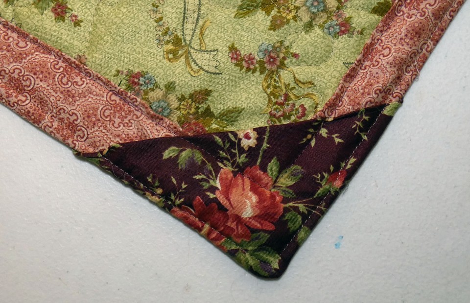 corner facing on lap quilt